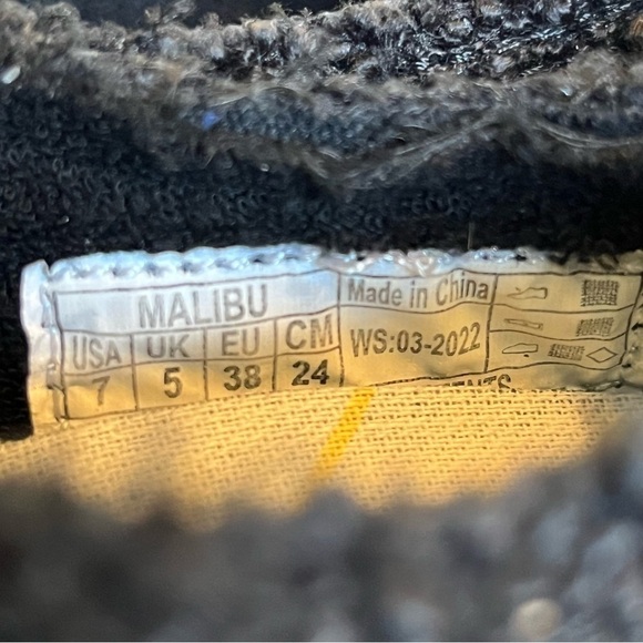 Vionic Malibu Slip On Supportive Sneaker in Black Boucle - size 7 - Picture 7 of 8